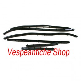  TAPPETINO CENTRALE PER VESPA PX 125 T5